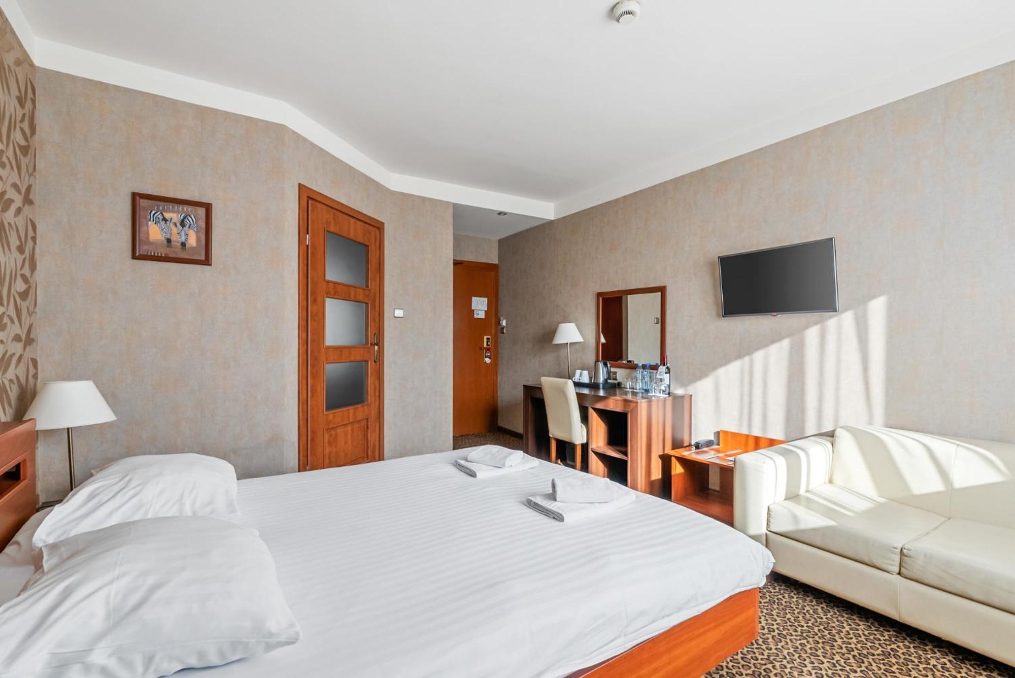 Hotel Diament Vacanza Katowice - Siemianowice Siemianowice Slaskie Exterior photo